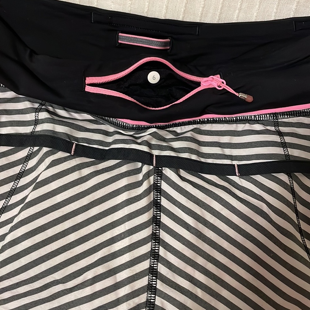Lululemon Speed Shorts - Picture 3 of 5